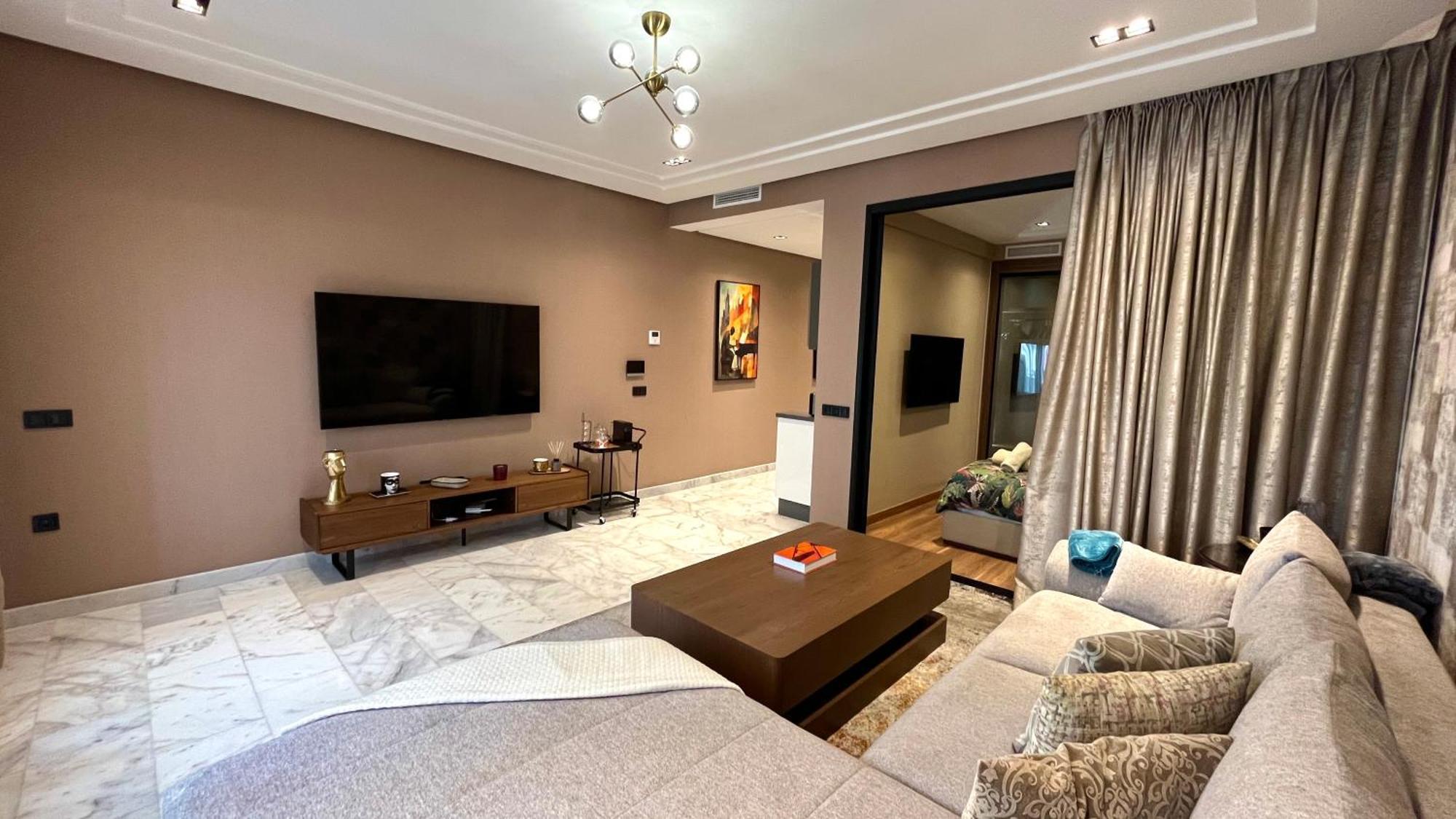 Les Joyeux Luxury & Apartment *