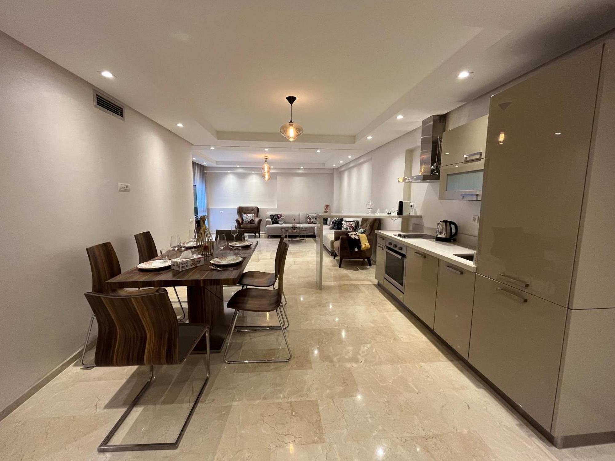 Les Joyeux Luxury & Casablanca
